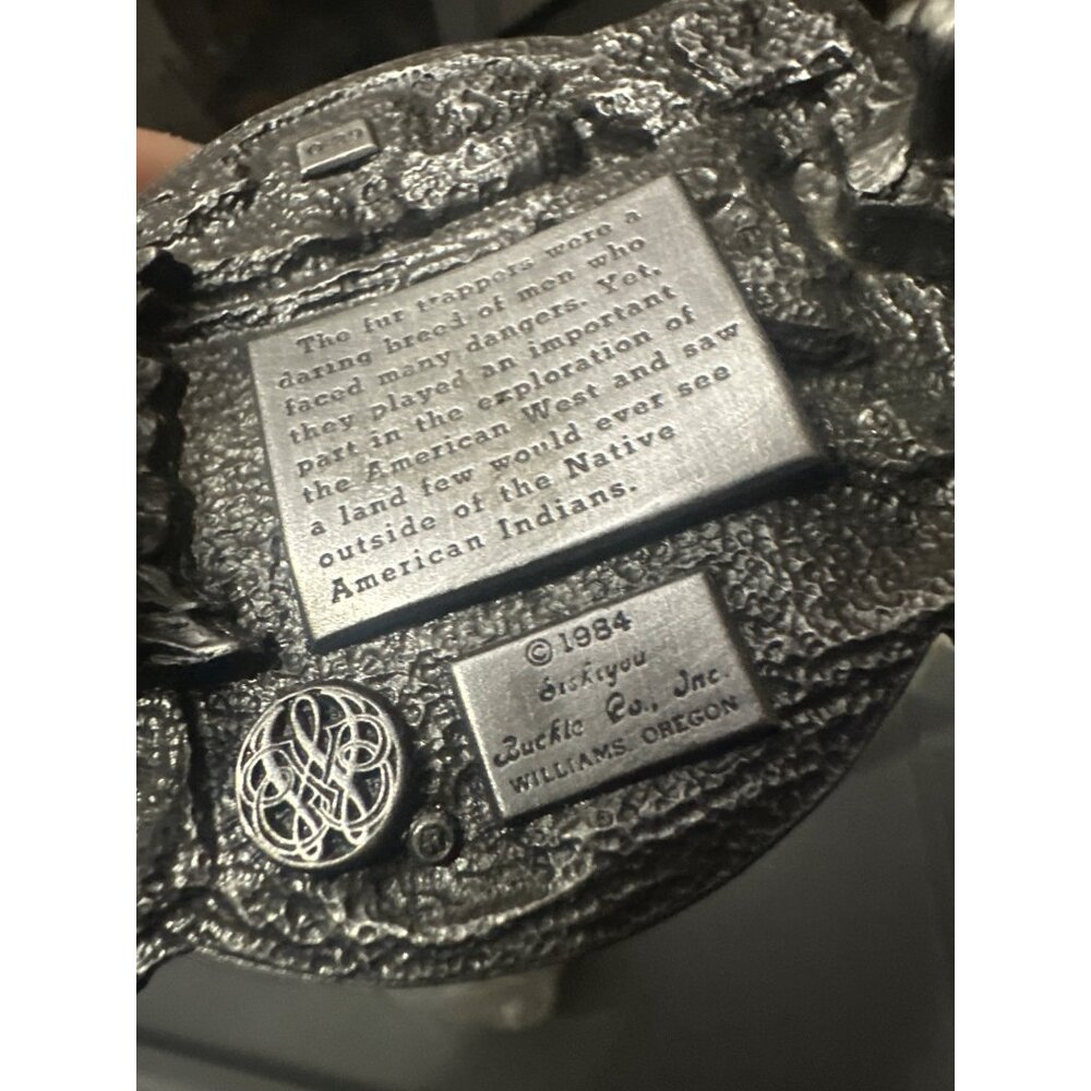 Siskiyou Belt Buckle Mountain Man fur trapper Scene Pewter Western 1984‎ - Picture 3 of 4